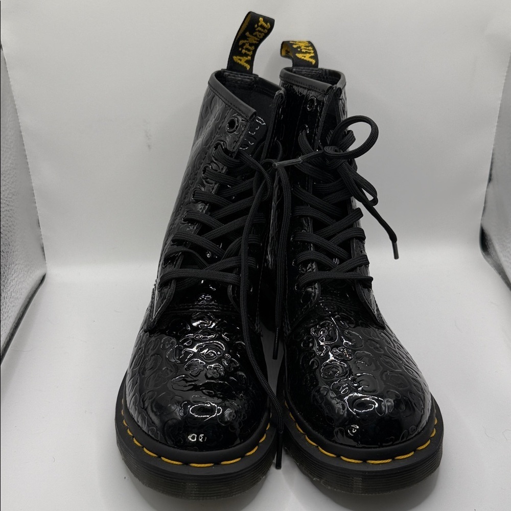 NWOT Dr. Martens Shiny Black Embossed Boots 26859 Size 5 Combat Moto Military